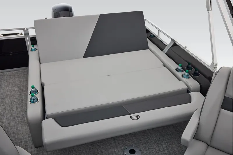 Slide: The Image of Sun Tracker Party Barge 22 RF DLX 2026 - 37