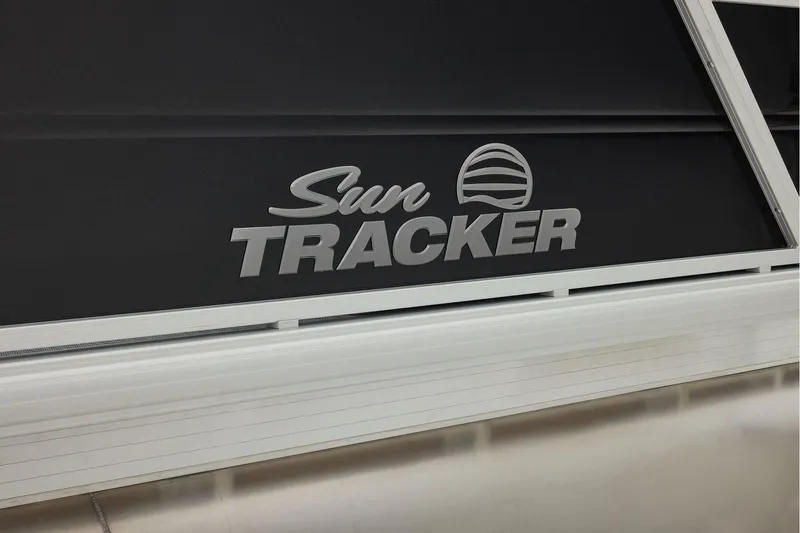 Slide: The Image of Sun Tracker Party Barge 22 RF DLX 2026 - 48