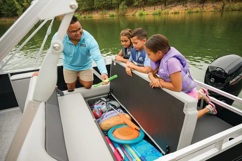 Slide: The Image of Sun Tracker Party Barge 22 RF DLX 2026 - 70