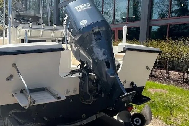Slide: The Image of 2005 Parker 2100 Center Console boat with Yamaha 150 outboard motor. - 8
