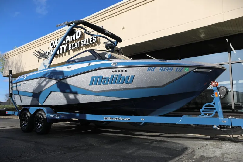 Slide: The Image of 2023 Malibu Wakesetter 22 LSV boat on trailer at Oakland County Boat Sales. - 25