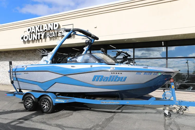 Slide: The Image of 2023 Malibu Wakesetter 22 LSV boat on trailer at Oakland County Boat Sales. - 29
