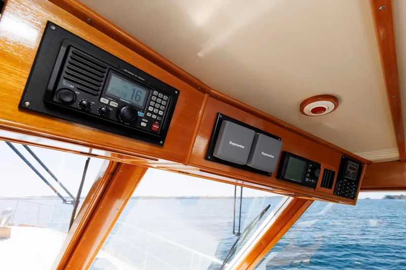 Slide: The Image of Interior view of a 2000 Eastbay 49 boat with navigation equipment. - 25