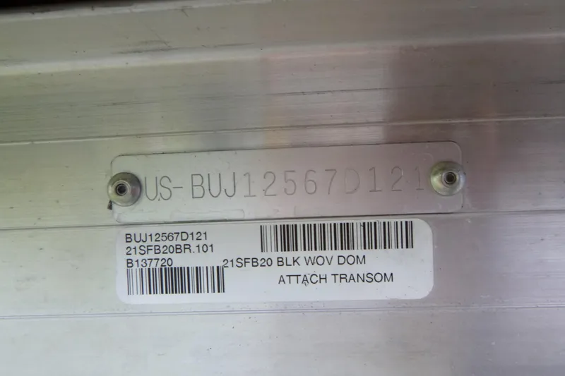 Slide: The Image of Hull identification number on a 2021 Sun Tracker Fishin' Barge 20 DLX boat. - 11