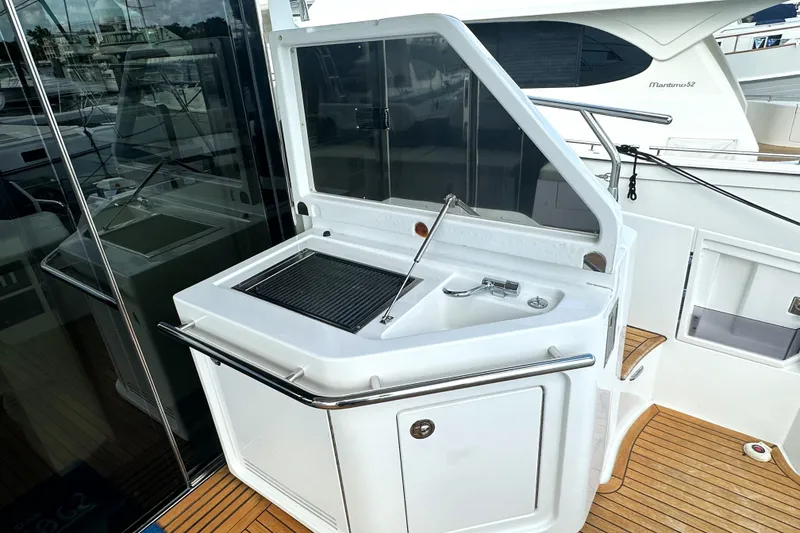 Slide: The Image of Outdoor kitchen on 2015 Azimut 55S yacht with grill and sink. - 13