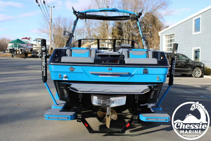 Slide: The Image of Malibu Wakesetter 23 LSV 2026 - 4
