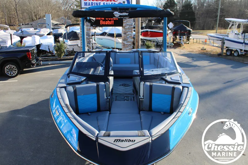 Slide: The Image of Malibu Wakesetter 23 LSV 2026 - 8