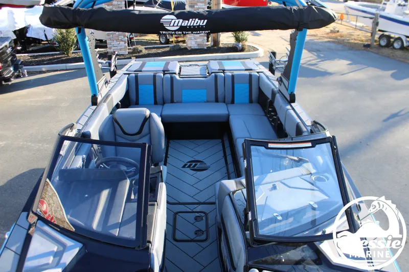 Slide: The Image of Malibu Wakesetter 23 LSV 2026 - 12