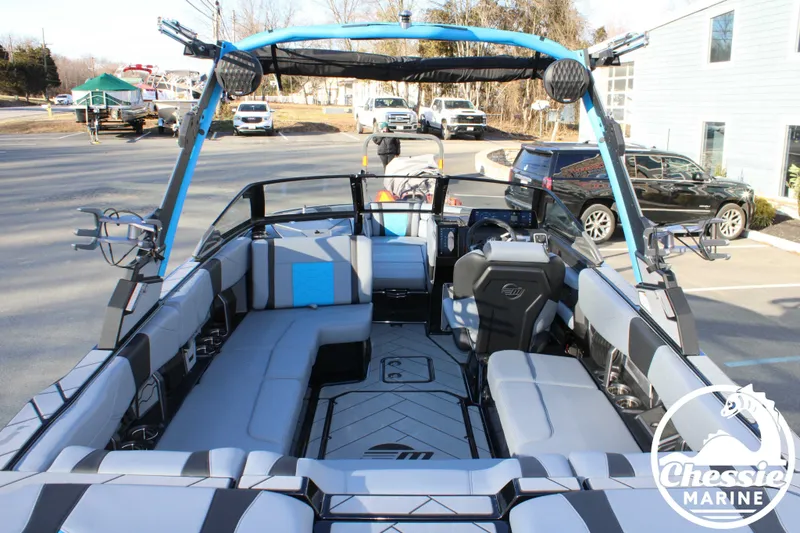 Slide: The Image of Malibu Wakesetter 23 LSV 2026 - 11