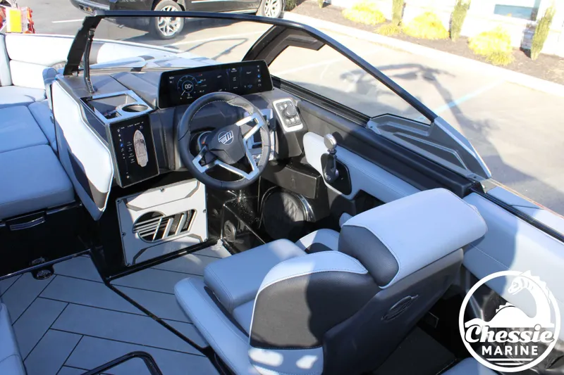 Slide: The Image of Malibu Wakesetter 23 LSV 2026 - 17