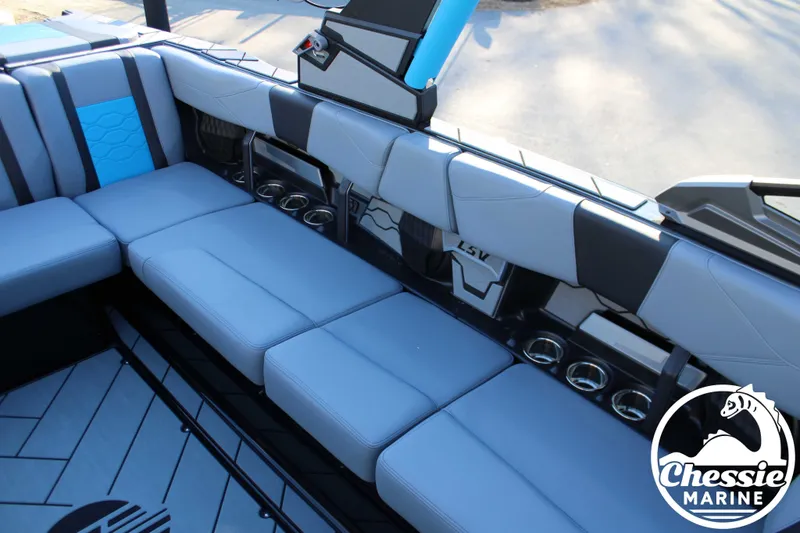 Slide: The Image of Malibu Wakesetter 23 LSV 2026 - 14