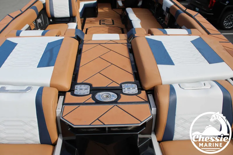 Slide: The Image of Malibu 26 LSV 2023 - 16