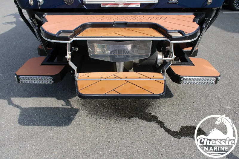 Slide: The Image of Malibu 26 LSV 2023 - 9