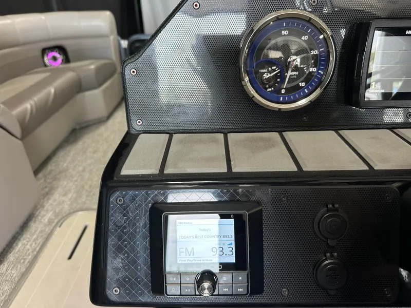 Slide: The Image of Premier 230 Sunsation TRITOON 2024 - 51