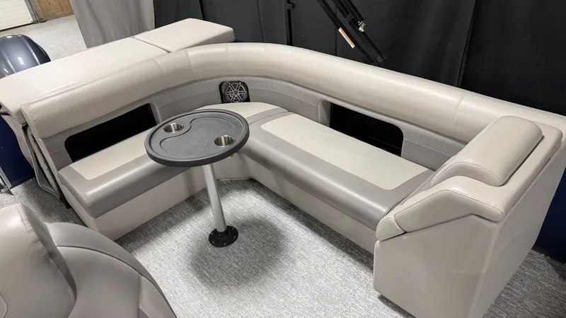 Slide: The Image of Premier 230 Sunsation 2024 - 51