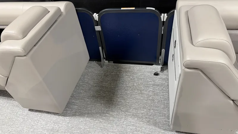 Slide: The Image of Premier 230 Sunsation 2024 - 27