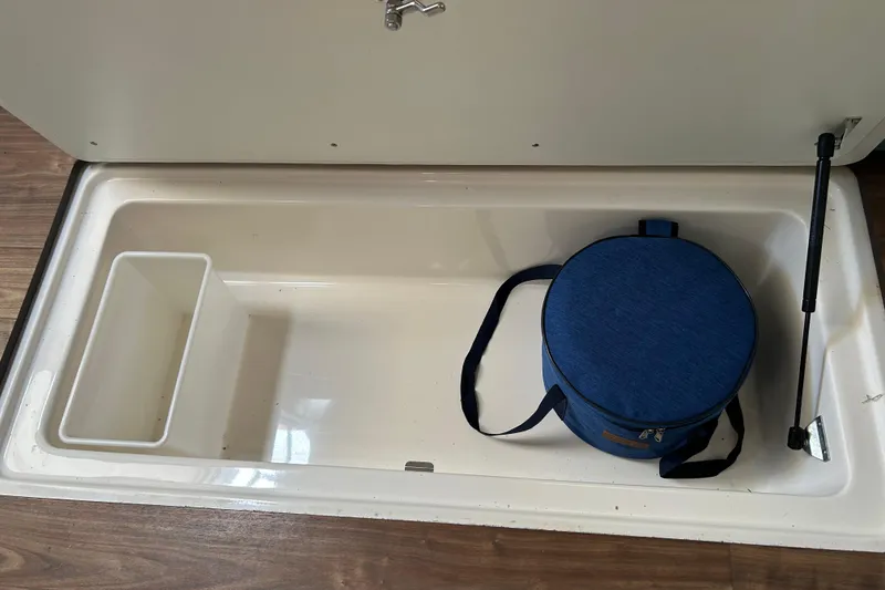 Slide: The Image of 2016 Regal 35 Sport Coupe - 21