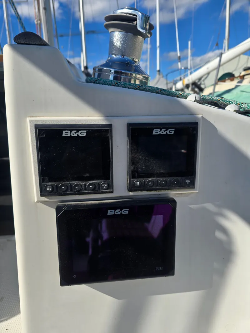 Slide: The Image of B&G instruments on Beneteau First 265, year 1994. - 7
