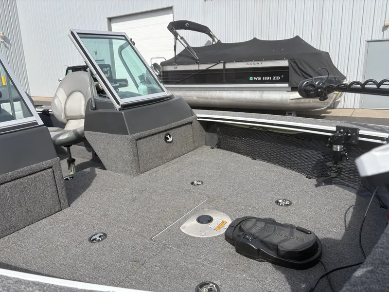 Slide: The Image of Alumacraft Dominator 185 CS 2014 - 9