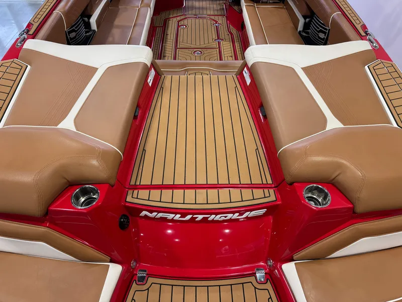 Slide: The Image of Nautique Super Air Nautique G25 2020 - 10