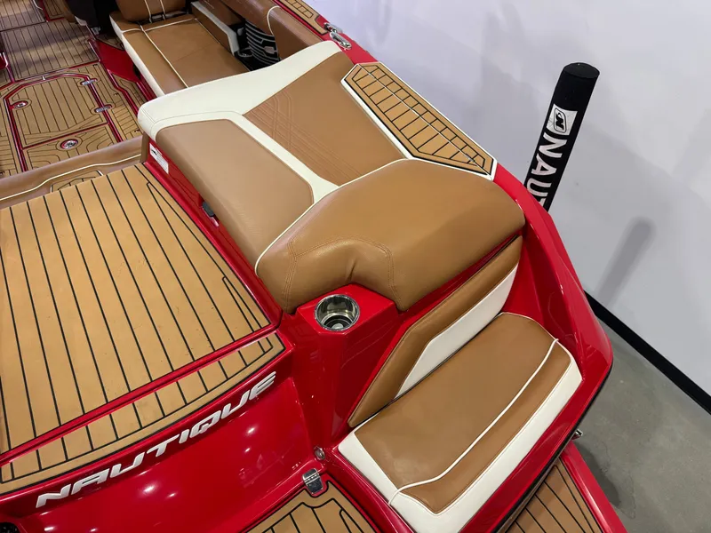 Slide: The Image of Nautique Super Air Nautique G25 2020 - 11