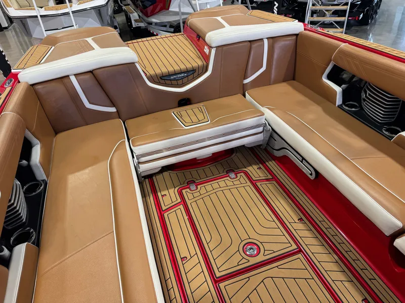 Slide: The Image of Nautique Super Air Nautique G25 2020 - 16