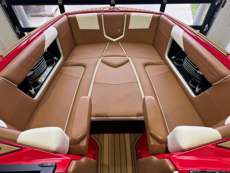 Slide: The Image of Nautique Super Air Nautique G25 2020 - 17