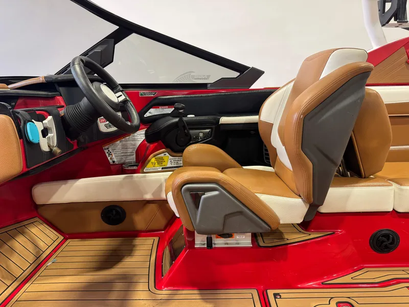 Slide: The Image of Nautique Super Air Nautique G25 2020 - 23