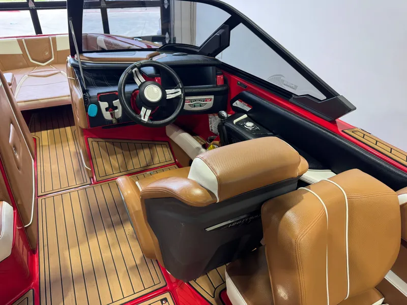 Slide: The Image of Nautique Super Air Nautique G25 2020 - 24