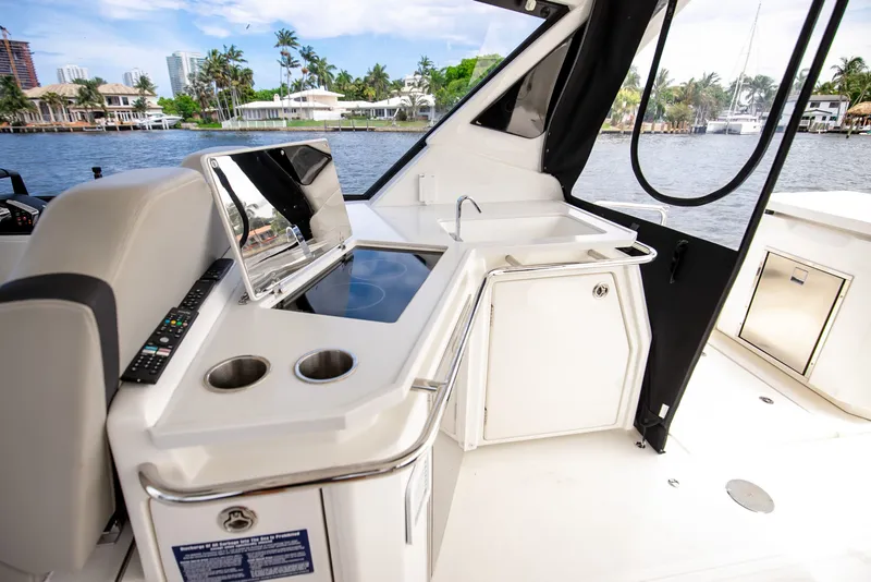 Slide: The Image of Aquila 36 Sport 2024 - 24