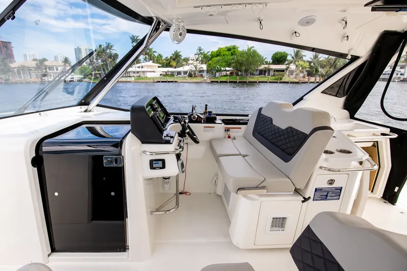 Slide: The Image of Aquila 36 Sport 2024 - 42