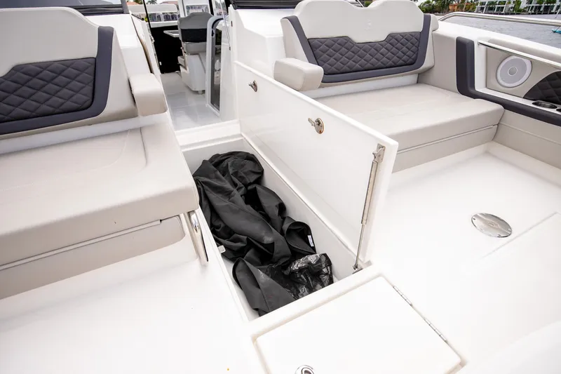 Slide: The Image of Aquila 36 Sport 2024 - 63