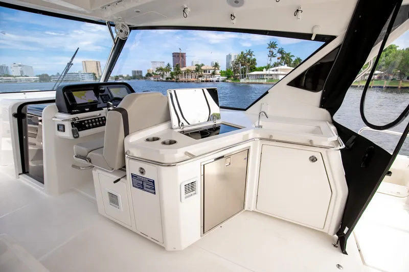 Slide: The Image of Aquila 36 Sport 2024 - 26