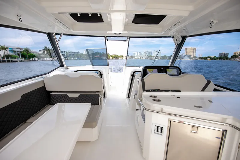 Slide: The Image of Aquila 36 Sport 2024 - 23
