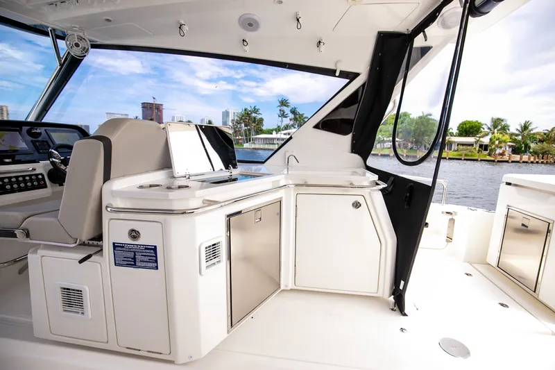 Slide: The Image of Aquila 36 Sport 2024 - 25