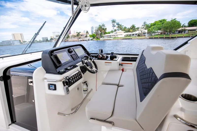 Slide: The Image of Aquila 36 Sport 2024 - 33