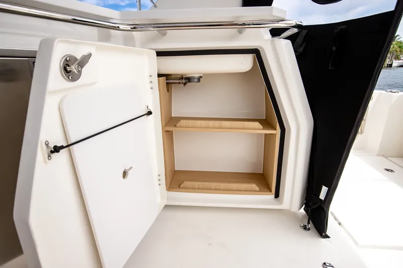 Slide: The Image of Aquila 36 Sport 2024 - 29