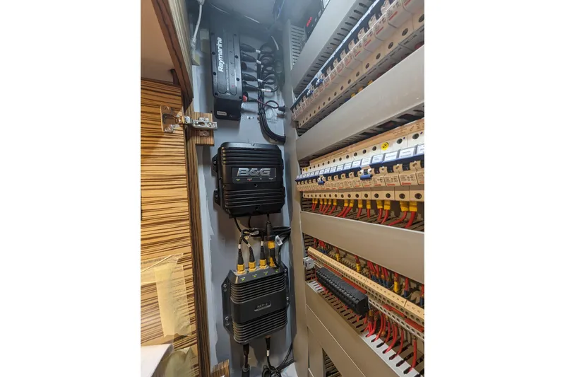 Slide: The Image of Electrical panel with Balance 526 components, featuring B&G and Raymarine equipment, 2021 model. - 29