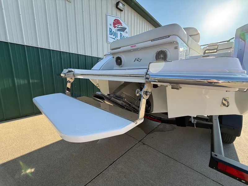 Slide: The Image of 2015 Cobalt R7 boat with swim platform, side view. - 11