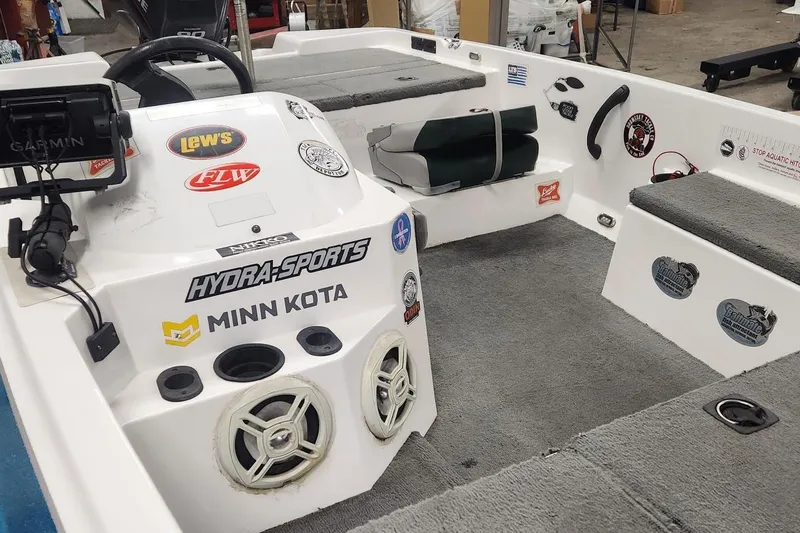 Slide: The Image of 1997 Stratos 268V 17' SC Bass Boat interior with decals and equipment. - 3