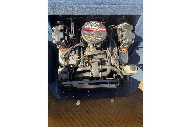 Slide: The Image of Engine of a 2001 Sea Ray 210 Bow Rider with MerCruiser 5.0 motor. - 16