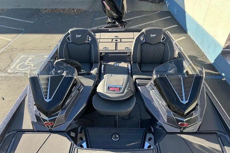 Slide: The Image of 2026 Ranger Z521R Garmin Cup-Equipped boat with dual seats and sleek design. - 25