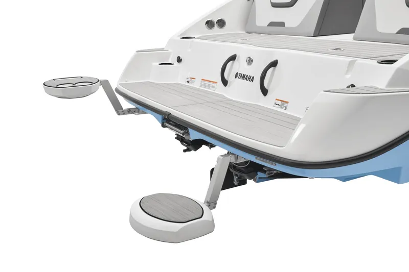 Slide: The Image of Yamaha AR220 2026 boat rear with platform and grab handles. - 42