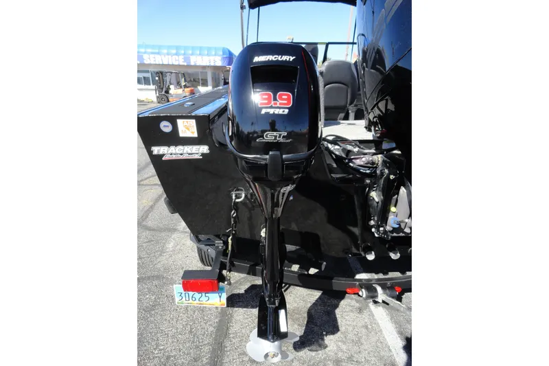 Slide: The Image of 2022 Tracker Targa V-19 Combo with Mercury 9.9 Pro outboard motor. - 30