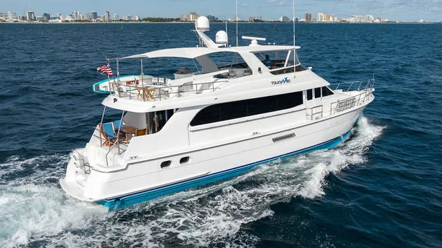 Slide: The Image of Hatteras 75 Sport Deck Motor Yacht 2004 - 74