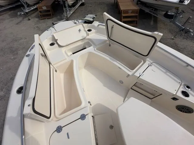 Slide: The Image of Grady-White 251 Coastal Explorer 2026 - 23