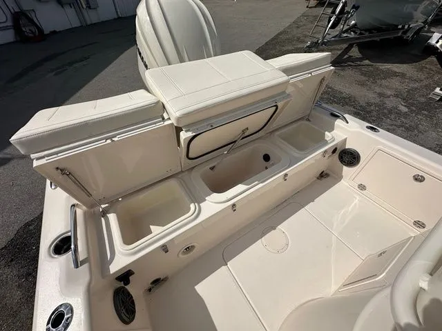 Slide: The Image of Grady-White 251 Coastal Explorer 2026 - 8