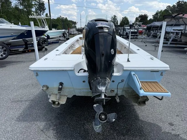 Slide: The Image of Everglades Center Console 200 2005 - 4