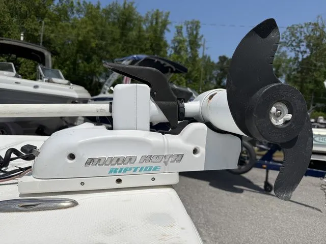 Slide: The Image of Everglades Center Console 200 2005 - 5