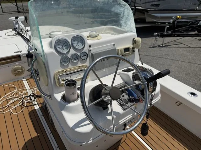 Slide: The Image of Everglades Center Console 200 2005 - 6